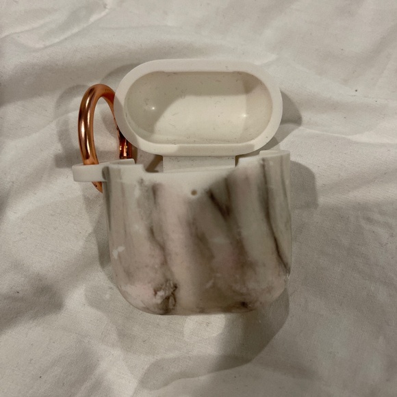 Apple air pods hardly used
